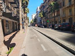 Luminarie solo a met&agrave;, la protesta dei commercianti di via Berardi