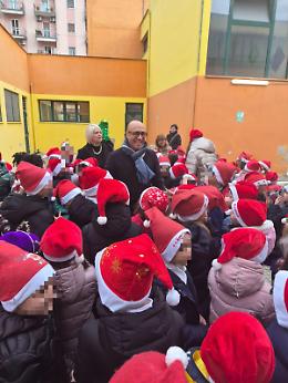 "Sindaco, cosa faresti se avessi superpoteri?", la domanda che spiazza Bitetti. Le foto