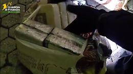 Oltre 435 chili di cocaina purissima nascosti tra le noccioline