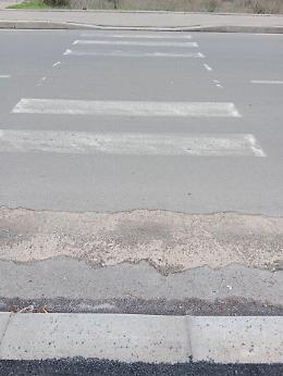 Attraversamenti pedonali e barriere architettoniche, l&rsquo;appello nel quartiere Lama. Le foto