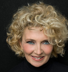 Lecce: l&rsquo;eleganza di Rossana Casale rilegge il mito dei Beatles