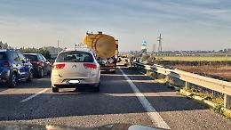 Incidente sulla Statale 106, carreggiata sud chiusa e traffico deviato