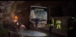 Drammatico schianto tra auto e bus, morti due giovanissimi di 15 e 18 anni. I nomi