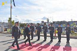 Il prefetto Aprea in visita alla Guardia di Finanza. Le foto