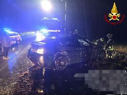 Schianto durante il nubifragio, muore un 38enne