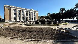 Piazza Ebalia cambia volto: via gli oleandri, arriva nuovo verde e l'illuminazione a led