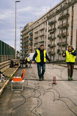 Ponte Garibaldi chiuso di notte per verifiche: scattano i divieti