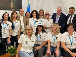 Canottaggio, la squadra femminile LNI Taranto premiata in Comune