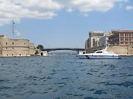 Pesca sotto controllo, verifiche della Guardia Costiera tra Mar Grande e Mar Piccolo