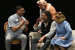 Risate e dialetto al Fusco: sold out per l&rsquo;apertura del Festival Majorano