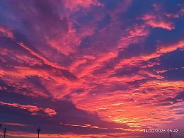 Alba di fuoco sulla Puglia centrale, poi l&rsquo;allerta meteo gialla