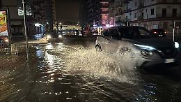 Taranto sotto il nubifragio dopo l&rsquo;allerta arancione. Le foto e il video