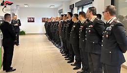 Il generale Mannucci Benincasa saluta i Carabinieri della Bat