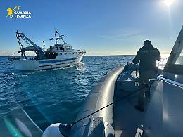 Pesca illegale, sequestrati 100 chili di pesce e confiscate 5 reti 