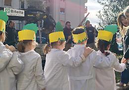 Quattro alberi per la scuola Basile, il progetto &ldquo;L&rsquo;amore mette radici&rdquo; cresce