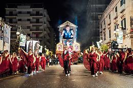 &ldquo;L&rsquo;ultima Corrida&rdquo; trionfa alla 632&ordf; edizione del Carnevale di Putignano. Le foto