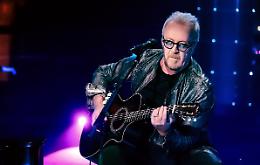 Umberto Tozzi a Bari: l'ultimo addio al Palaflorio