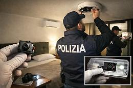Telecamere nascoste in un b&b per filmare le coppie, indaga la Procura