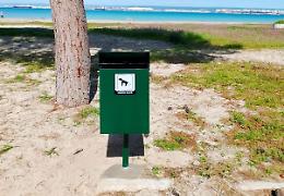 Nuovi cestini per le deiezioni canine, Azzaro rivendica il percorso avviato nel 2024
