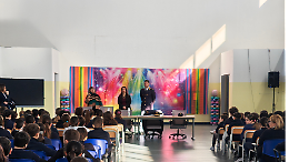 La lotta al bullismo passa dai banchi. Il video 