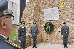Brindisi ricorda i Finanzieri De Falco e Sottile a 26 anni dalla scomparsa. Le foto