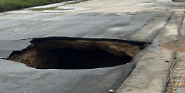 Cedimento del manto stradale all&rsquo;ex Ilva, nuovo allarme sulla sicurezza