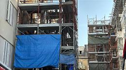 Due operai cadono dal quinto piano in Citt&agrave; Vecchia, paura in via Garibaldi. Le foto