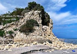 Cede parte della Torre Fiumicelli: area interdetta per 30 metri