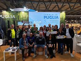 Rotta dei Due Mari, boom di camminatori ma resta l&rsquo;ombra dei rifiuti