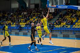 Scocca l'ora dei playoff per il basket tarantino