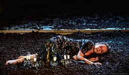 "Anna Cappelli" al TaT&Agrave;: Valentina Picello chiude la stagione "Periferie"