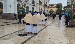 Alle 15 le &ldquo;poste&rdquo; hanno sfidato una pioggia incalzante. I video
