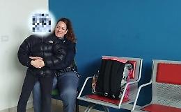 Sola, al freddo, in stazione: ritrovata e riportata a casa dagli agenti