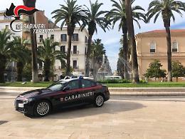 Hashish nascosto in camera da letto, arrestato 53enne: sequestrate dosi pronte allo spaccio