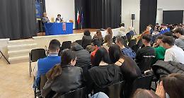 Educazione finanziaria per i giovani: scuola, banca e digitale a confronto. Le foto