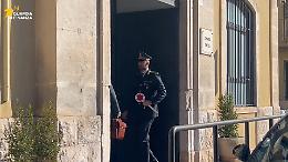 Fatture false e frode fiscale, sequestri per 1,3 milioni ad un grossista di abbigliamento