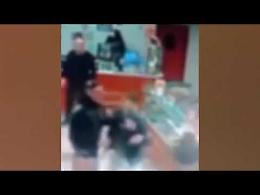 Rissa tra giovanissimi nel bar, il video accende l&rsquo;allarme