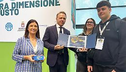 Studenti di Pulsano premiati al MacFrut, diploma dal ministro Lollobrigida. Le foto