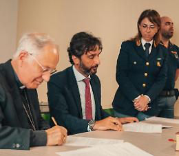 Accordo tra Questura Bat e Diocesi contro la violenza di genere. Le foto