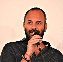 Rifiuti sulle spiagge, il sindaco D'Alfonso scrive a Decaro