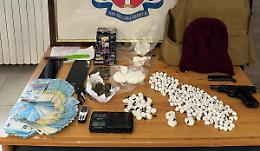 Un 17enne arrestato: sequestrati droga, pistola e contanti