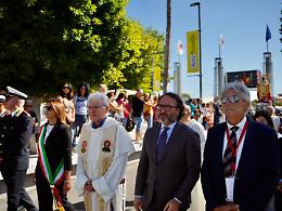 San Nicola, la Fiera del Levante sostiene i fuochi della festa