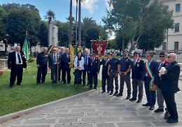 Corona al monumento dedicato alle vittime del lavoro e del dovere a Martina Franca