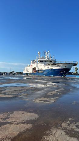 Approdata la Geo Barents, a bordo 314 migranti