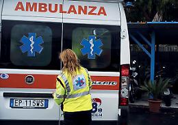 Operatore del 118 colpito con una testata e preso pugni, ambulanza devastata