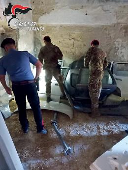 Blitz dei carabinieri: in un casolare fucile ed esplosivo