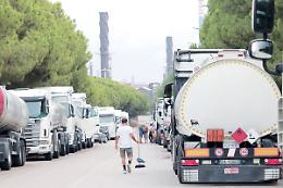 «Situazione pesante Due benzinai su tre senza carburante»