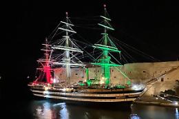 La "Nave più bella del mondo" pronta a incantare Taranto: ecco come prenotare le visite