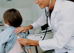 Omicidio colposo per il medico che non trattiene un bimbo per accertamenti