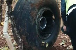 Grottaglie, un Boeing perde una ruota in fase di decollo. Sfiorato il disastro. Il video